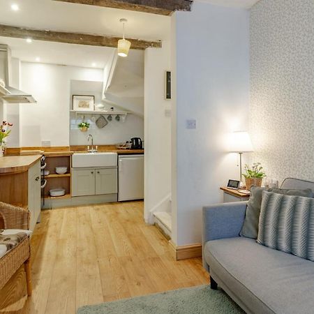 The Shoe Box Cottage With Allocated Parking 맘스버리 외부 사진
