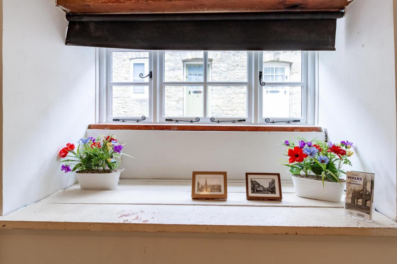 The Shoe Box Cottage With Allocated Parking 맘스버리 외부 사진