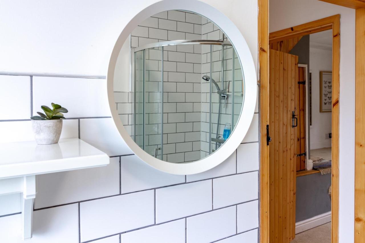 The Shoe Box Cottage With Allocated Parking 맘스버리 외부 사진