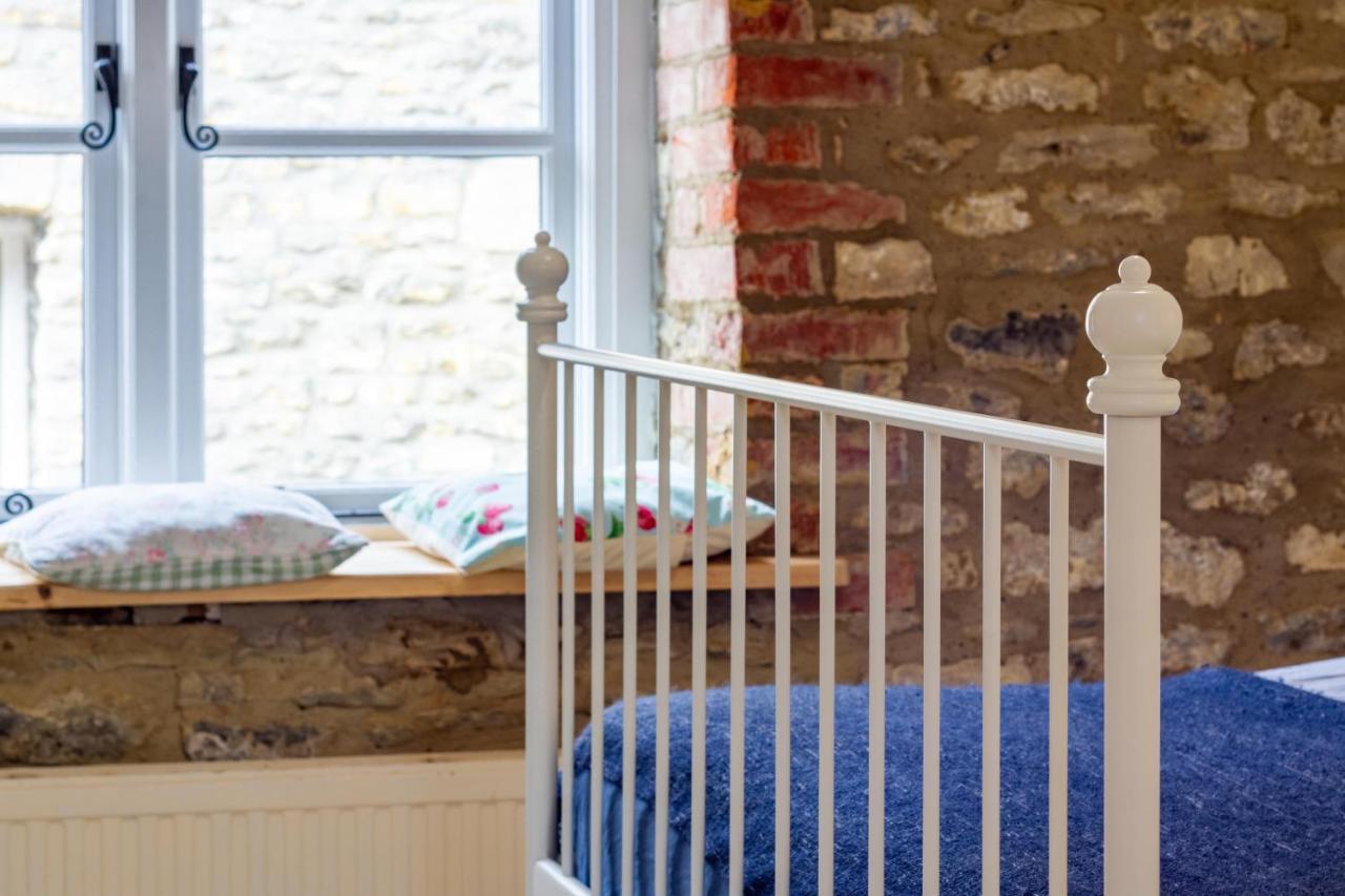 The Shoe Box Cottage With Allocated Parking 맘스버리 외부 사진