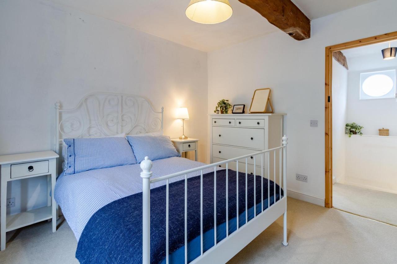 The Shoe Box Cottage With Allocated Parking 맘스버리 외부 사진
