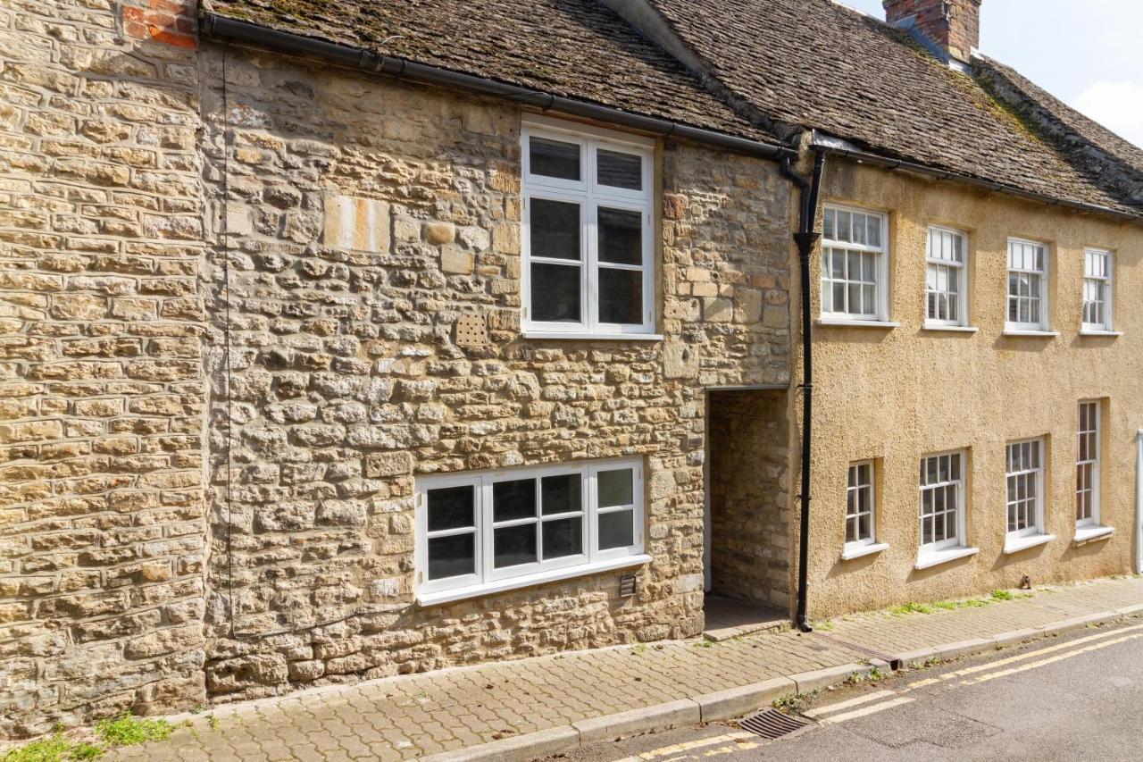 The Shoe Box Cottage With Allocated Parking 맘스버리 외부 사진